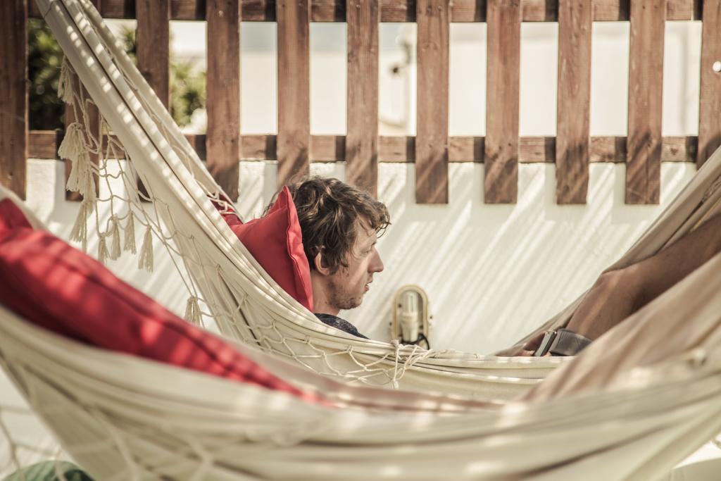 The Melting Pot Tarifa Hostel & Kiteschool Екстер'єр фото